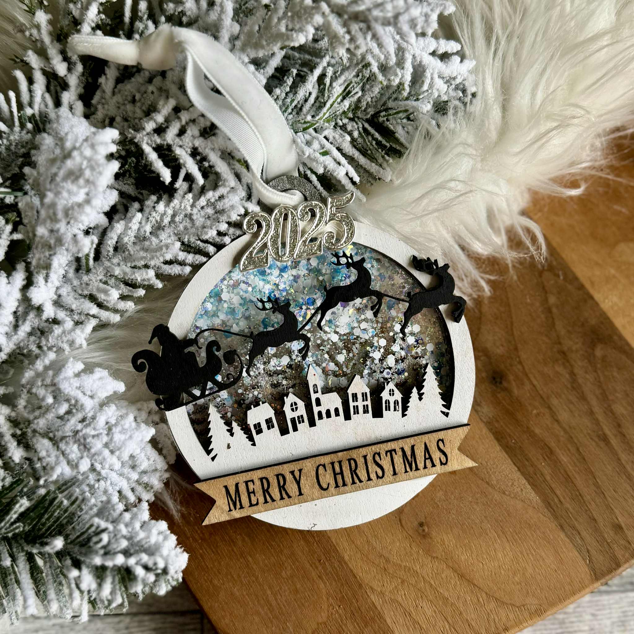 SANTA FLYING 3D ORNAMENT CUT FILE