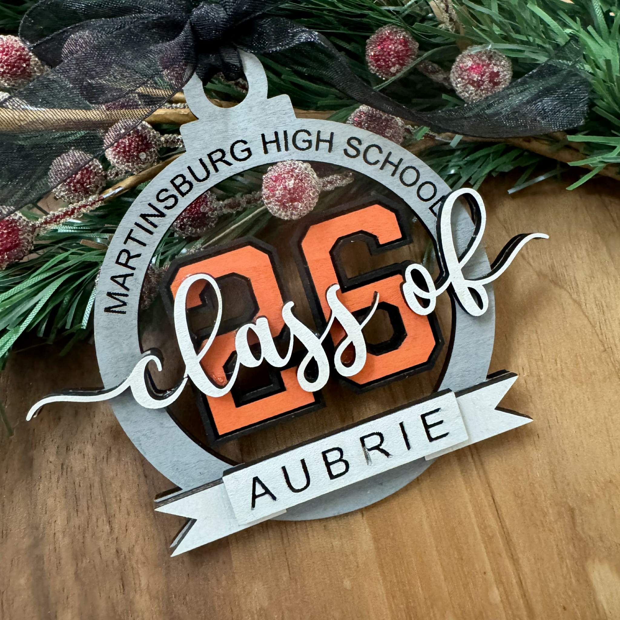 CIRLCE BANNER GRAD ORNAMENT